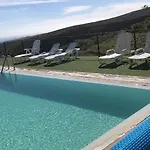 With Shared Pool And Views Sabina Alta