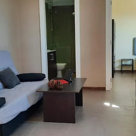 With Shared Pool And Views בית נופש *