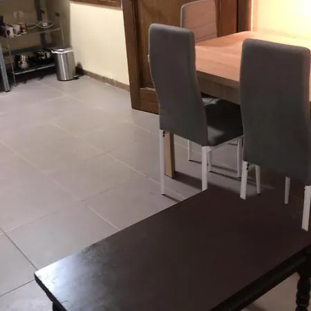 בית נופש With Shared Pool And Views Sabina Alta