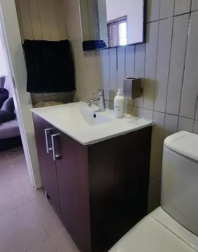 With Shared Pool And Views * Sabina Alta